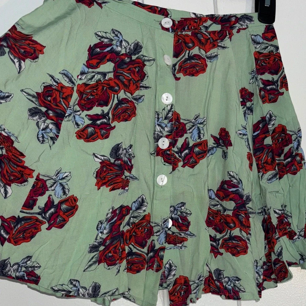 MINKPINK A-Line light green Skirt with Red Floral Design size XS Women’s